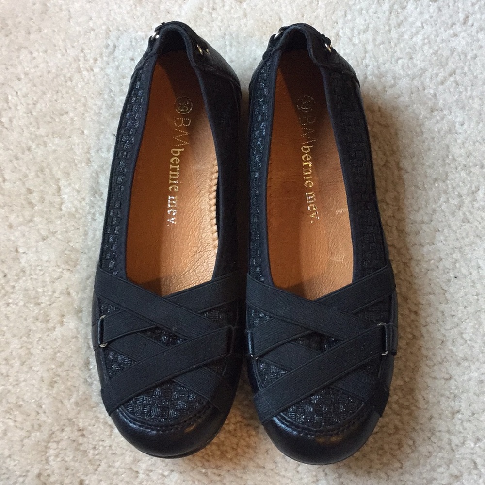 BM bernie mev. Slip on Black Flats